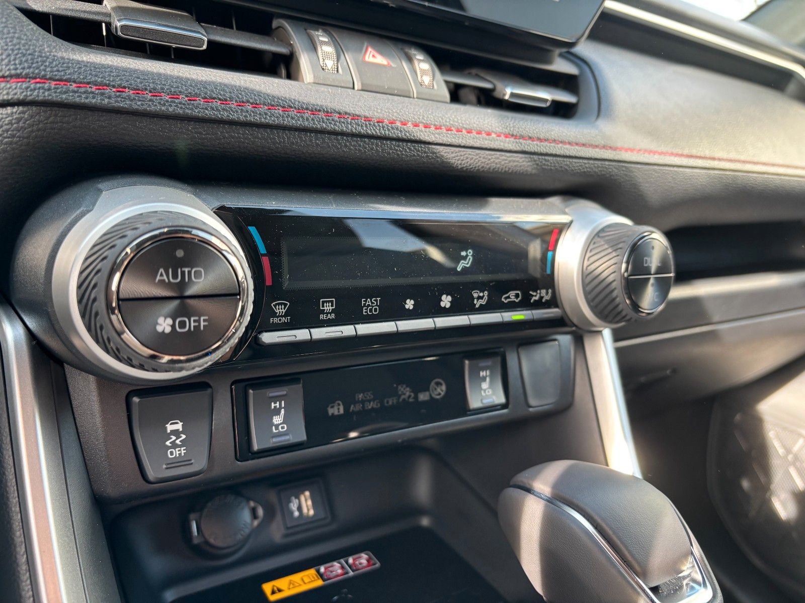 Toyota RAV4 Plug-in Hybrid 4x4 Teamplayer*AHK,Navi,LED*