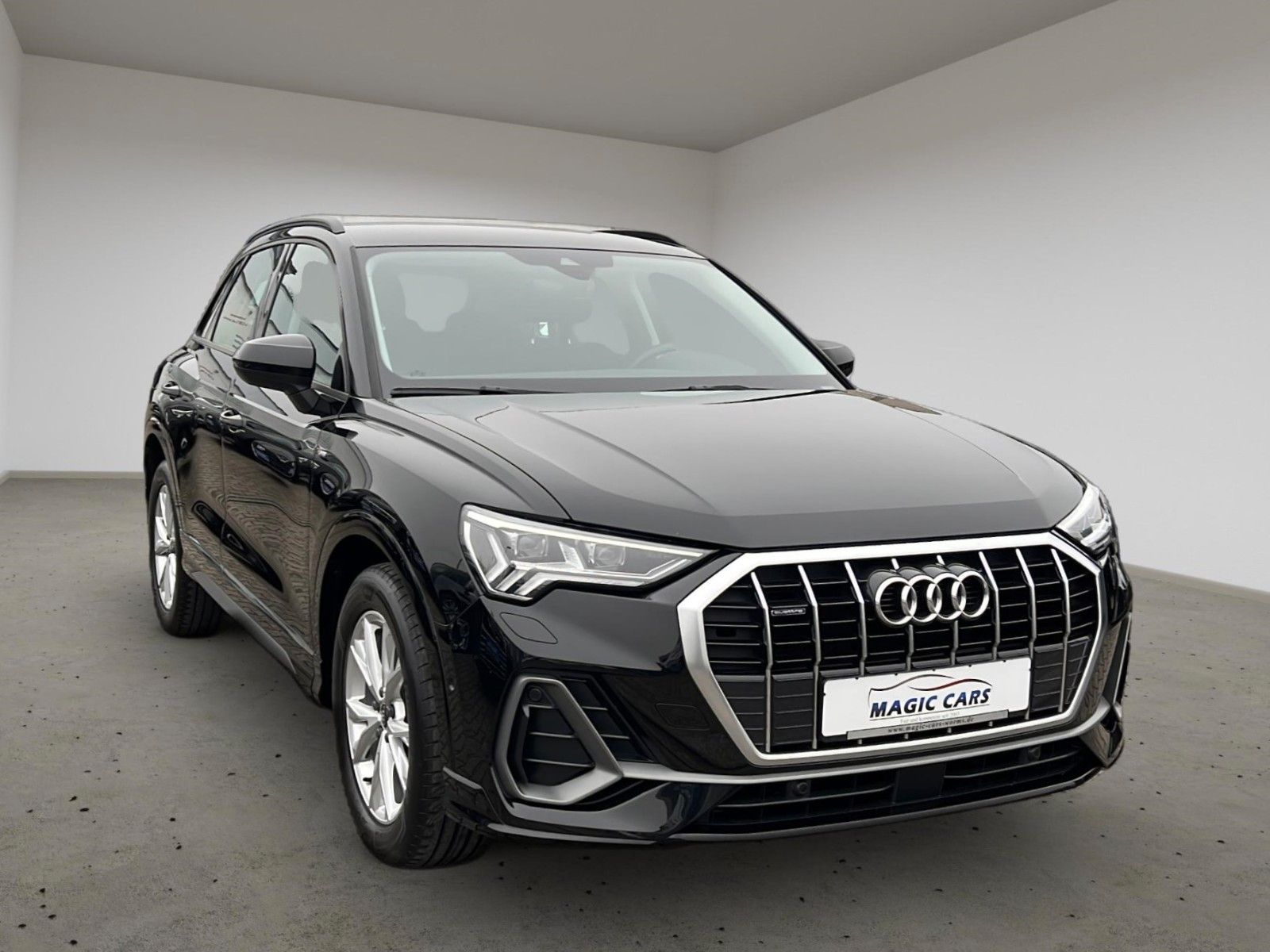 Audi Q3 40 TDI quattro S line - Samsaru's Car Outlet
