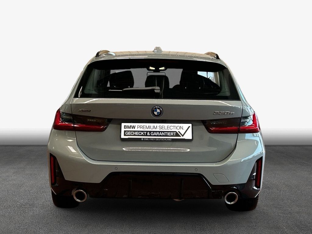BMW 330e Touring xDrive Aut. M-Paket LED Pano AHK H&