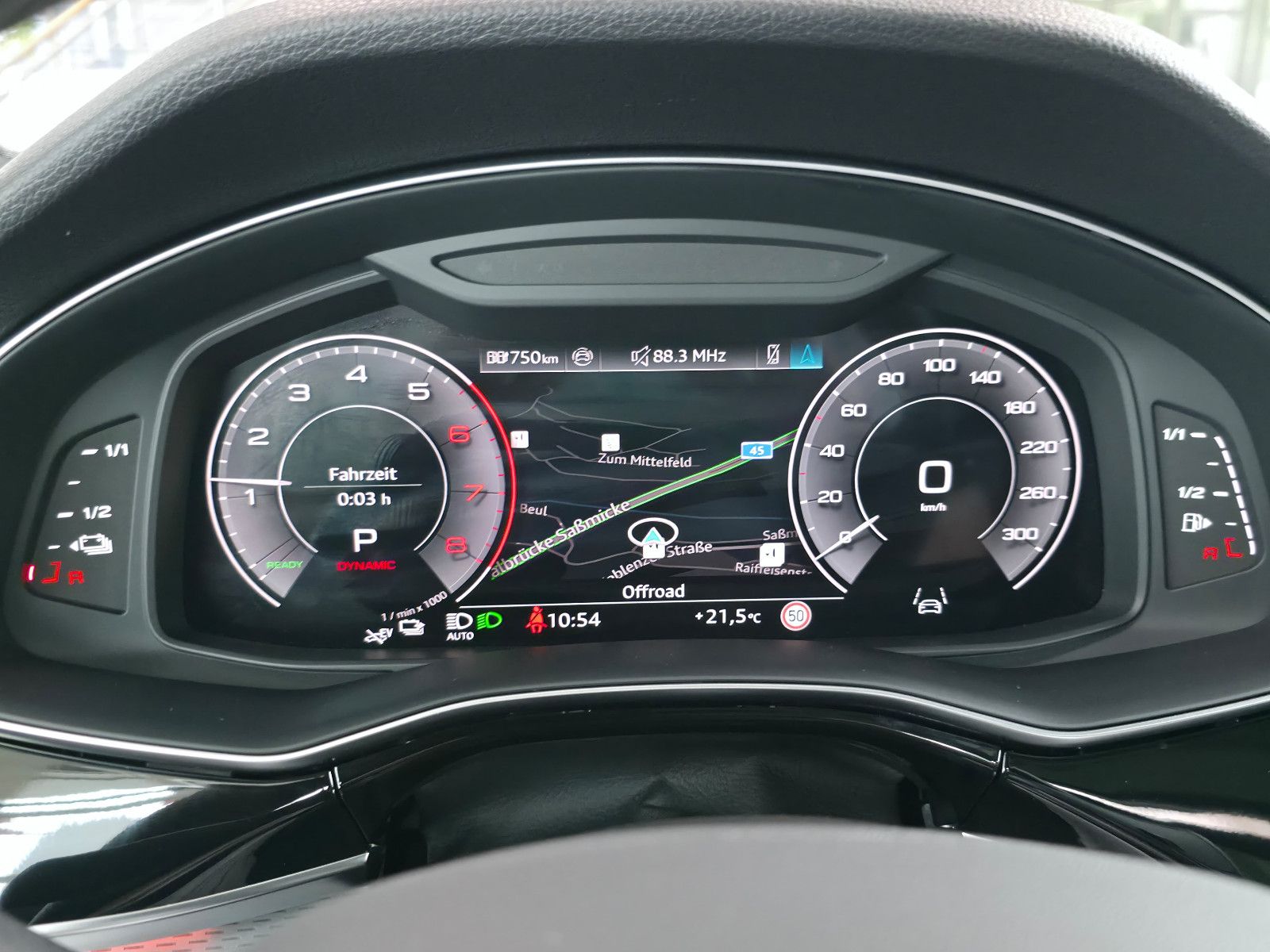 Audi Q8 60 TFSI e quattro - Samsaru's Car Outlet
