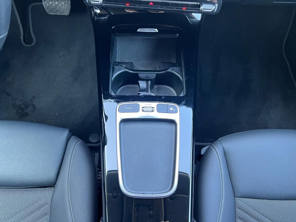 Mercedes-Benz A 180 PROGRESSIVE - Samsaru's Car Outlet