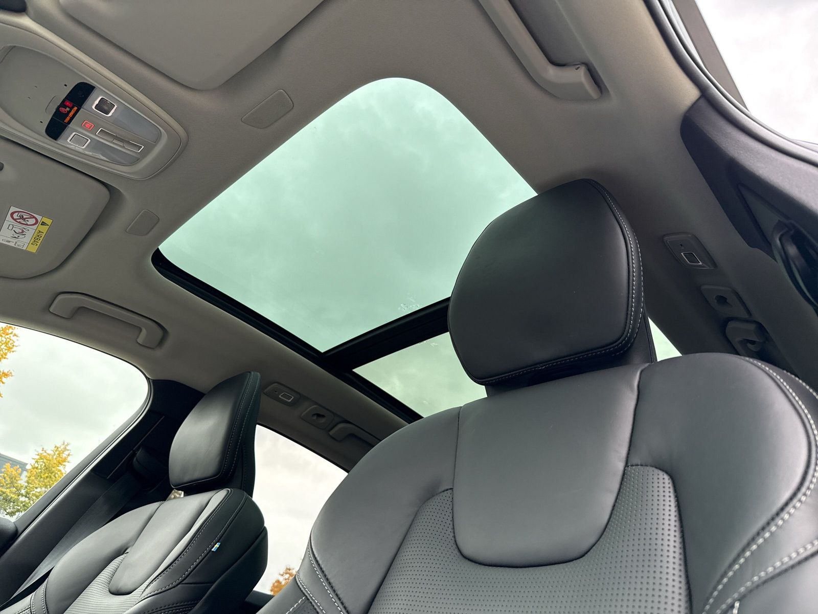 Volvo XC60 B5 Ultra Dark AWD !!! VOLLAUSSTATTUNG !!!