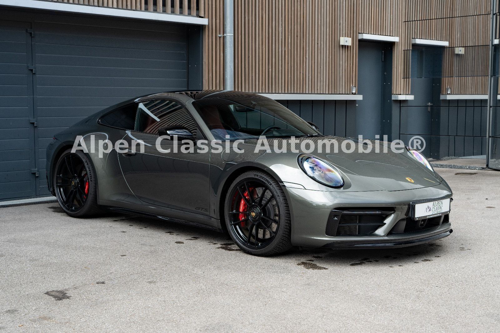 Porsche 992 Carrera 4 GTS Sport Chrono, Burmest