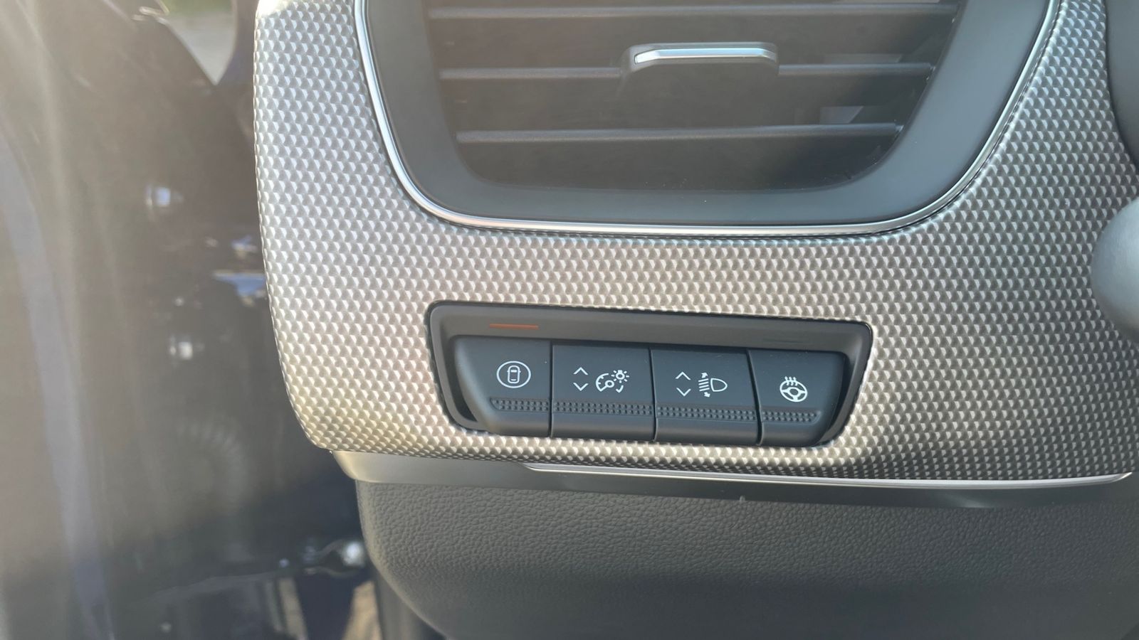 Renault Arkana TECHNO Mild Hybrid - Samsaru's Car Outlet