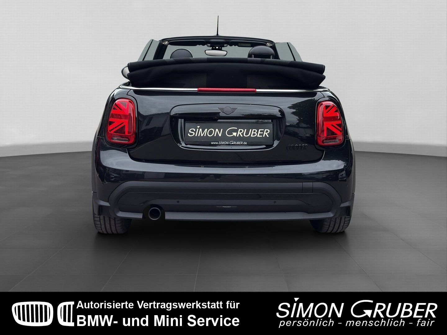 MINI Cabrio Cooper Premium+ - Samsaru's Car Outlet