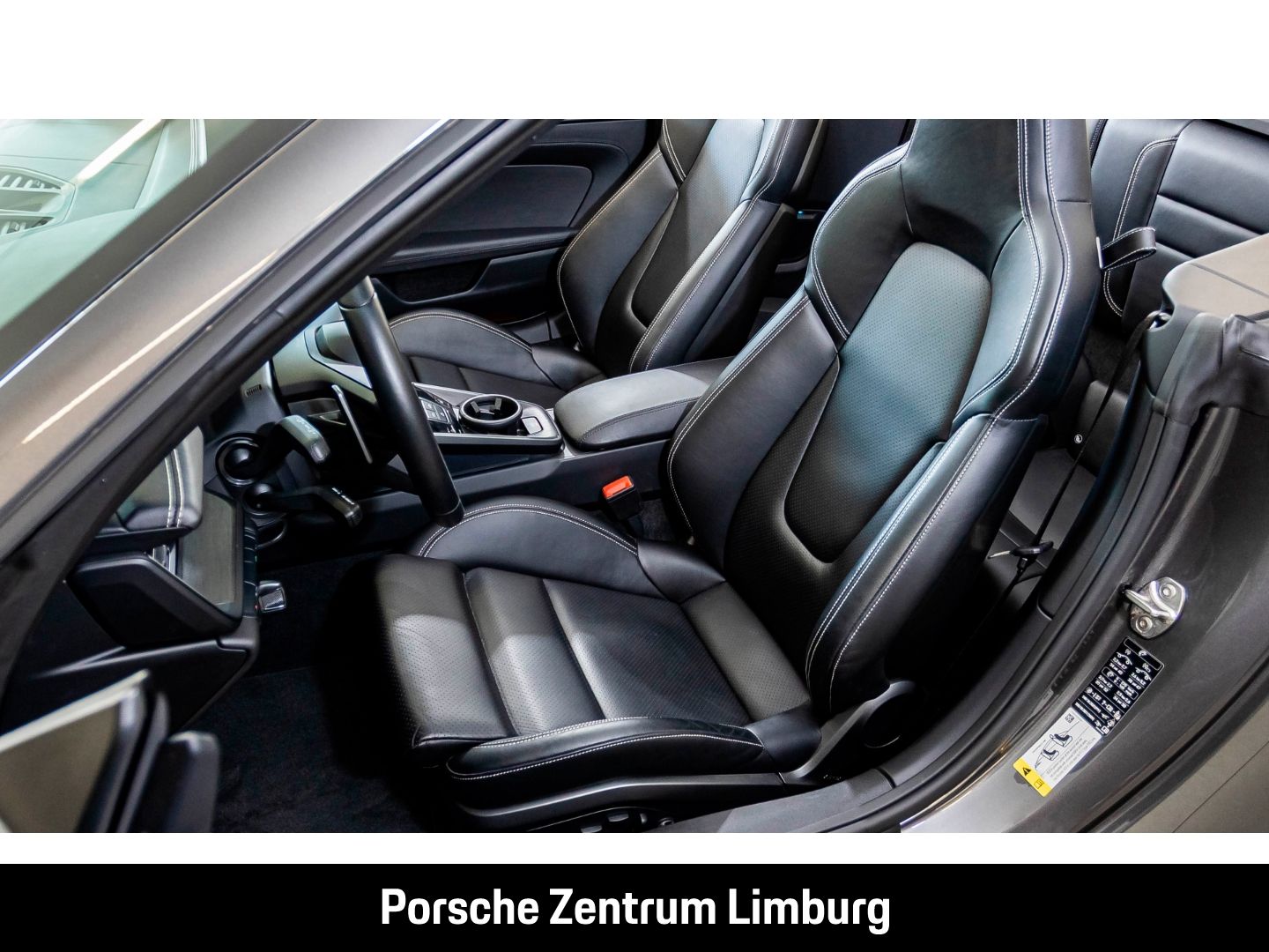 Porsche 992 911 Carrera 4 GTS Cabriolet LiftsystemVA LED