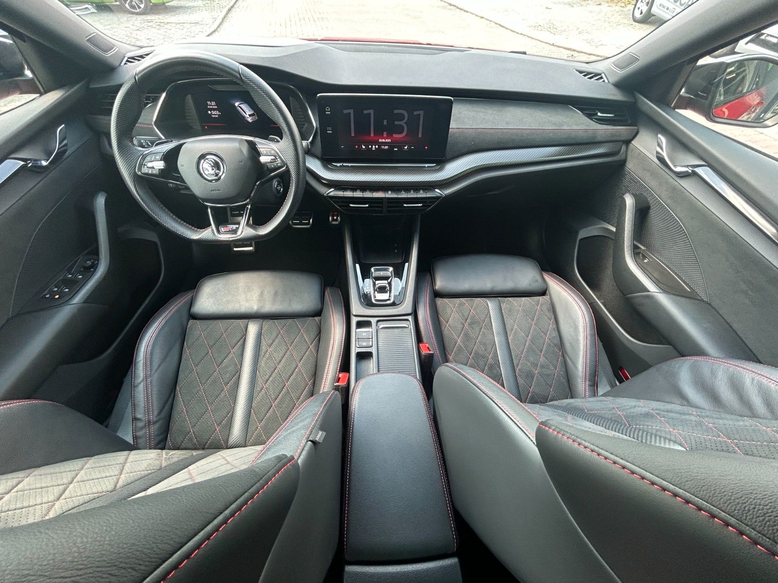 Skoda OCTAVIA Combi RS Plus - Samsaru's Car Outlet