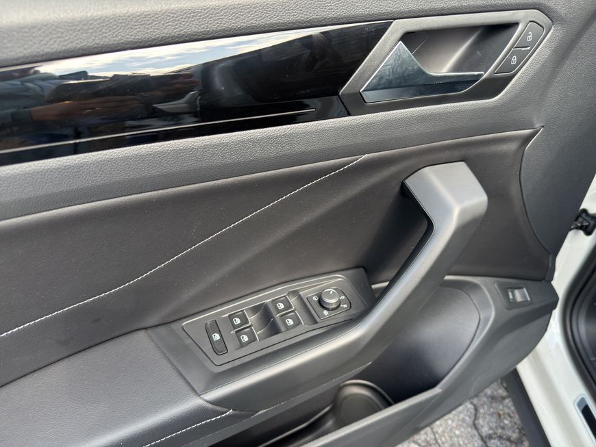 Volkswagen T-Roc 2.0 TSI OPF 4M DSG - Samsaru's Car Outlet