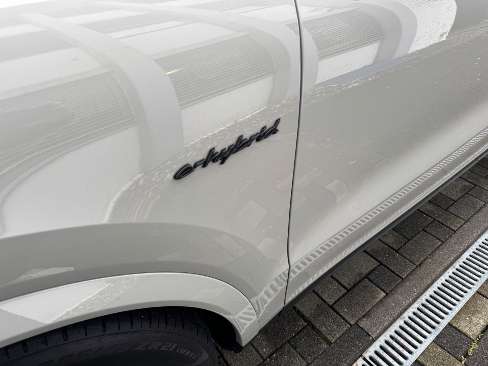 Porsche E-Hybrid Coupé INNODRIVE-LUFTF-PANO-MASSAGE-VOLL