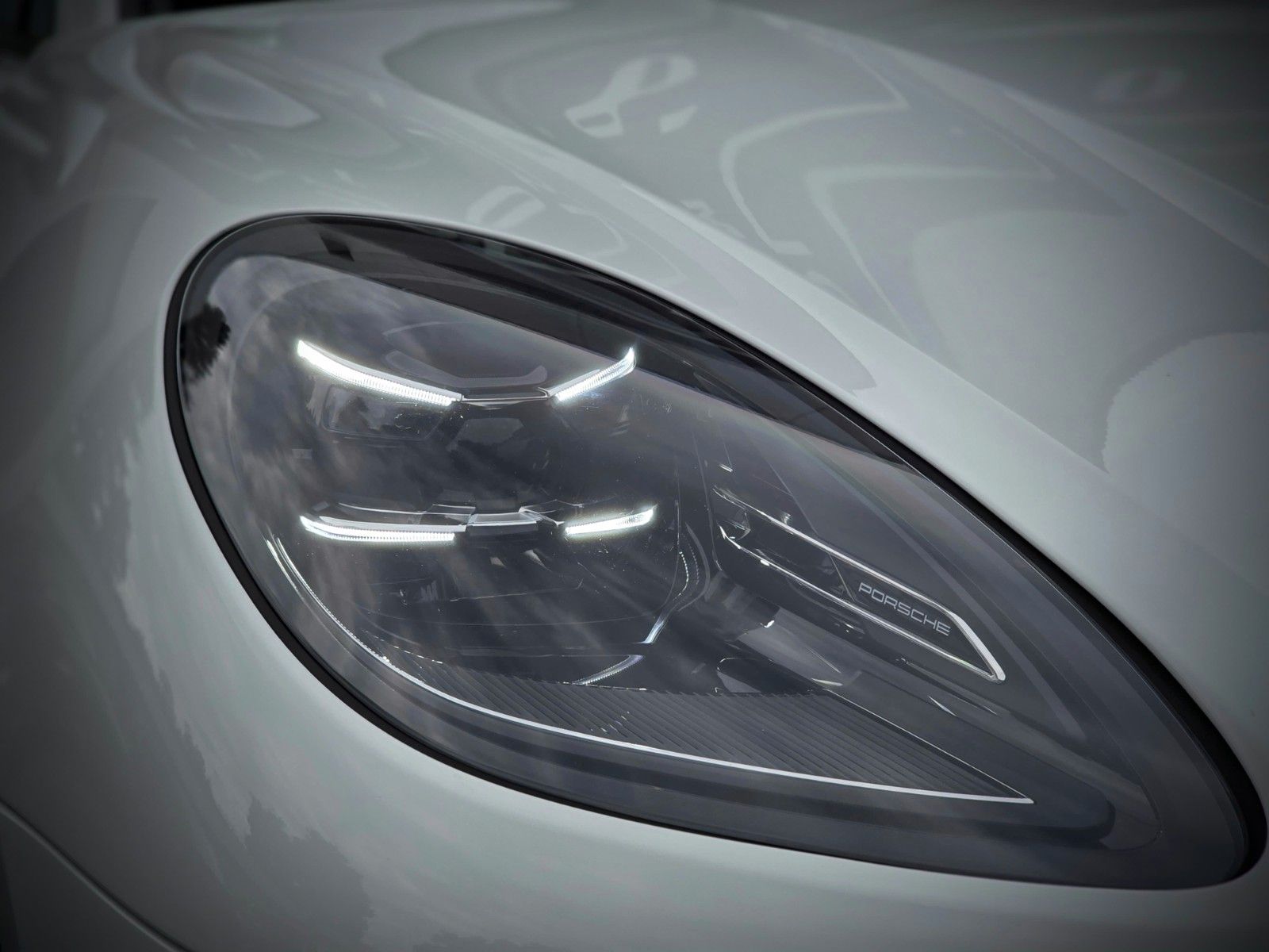 Porsche Macan - Samsaru's Car Outlet