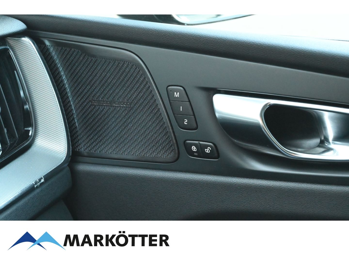 Volvo XC60 T8 Recharge Plus AWD - Samsaru's Car Outlet