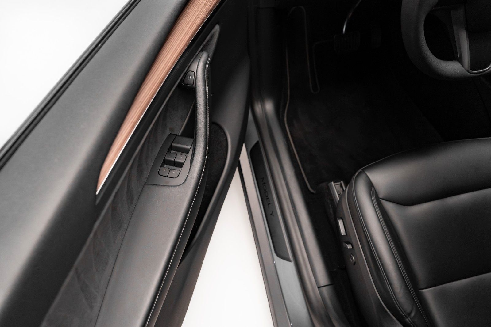 Tesla Model Y Long Range Dual AWD