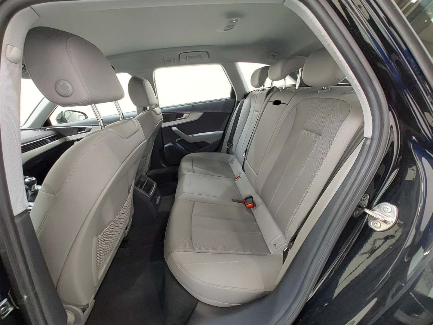 Audi A4 Avant 35 TFSI - Samsaru's Car Outlet