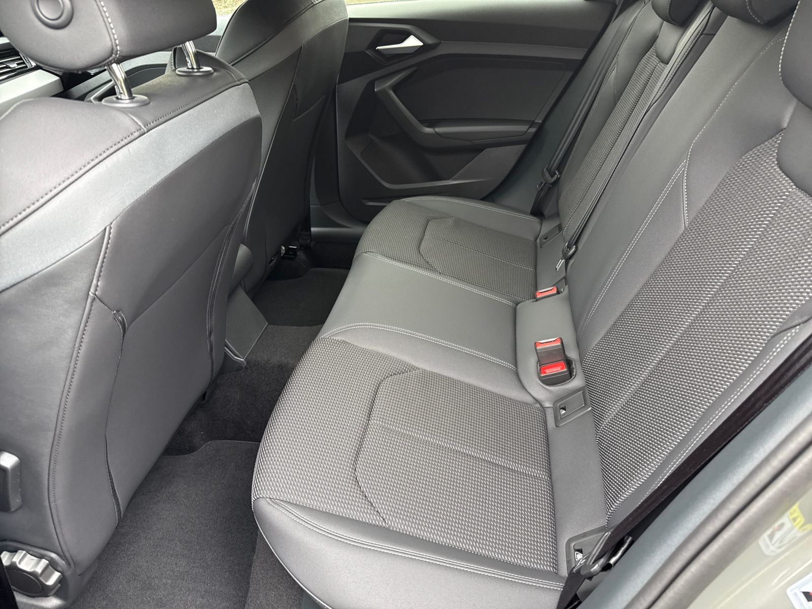 Audi A1 Sportback 35 1.5 TFSI S line DSG, RFK, NAVI
