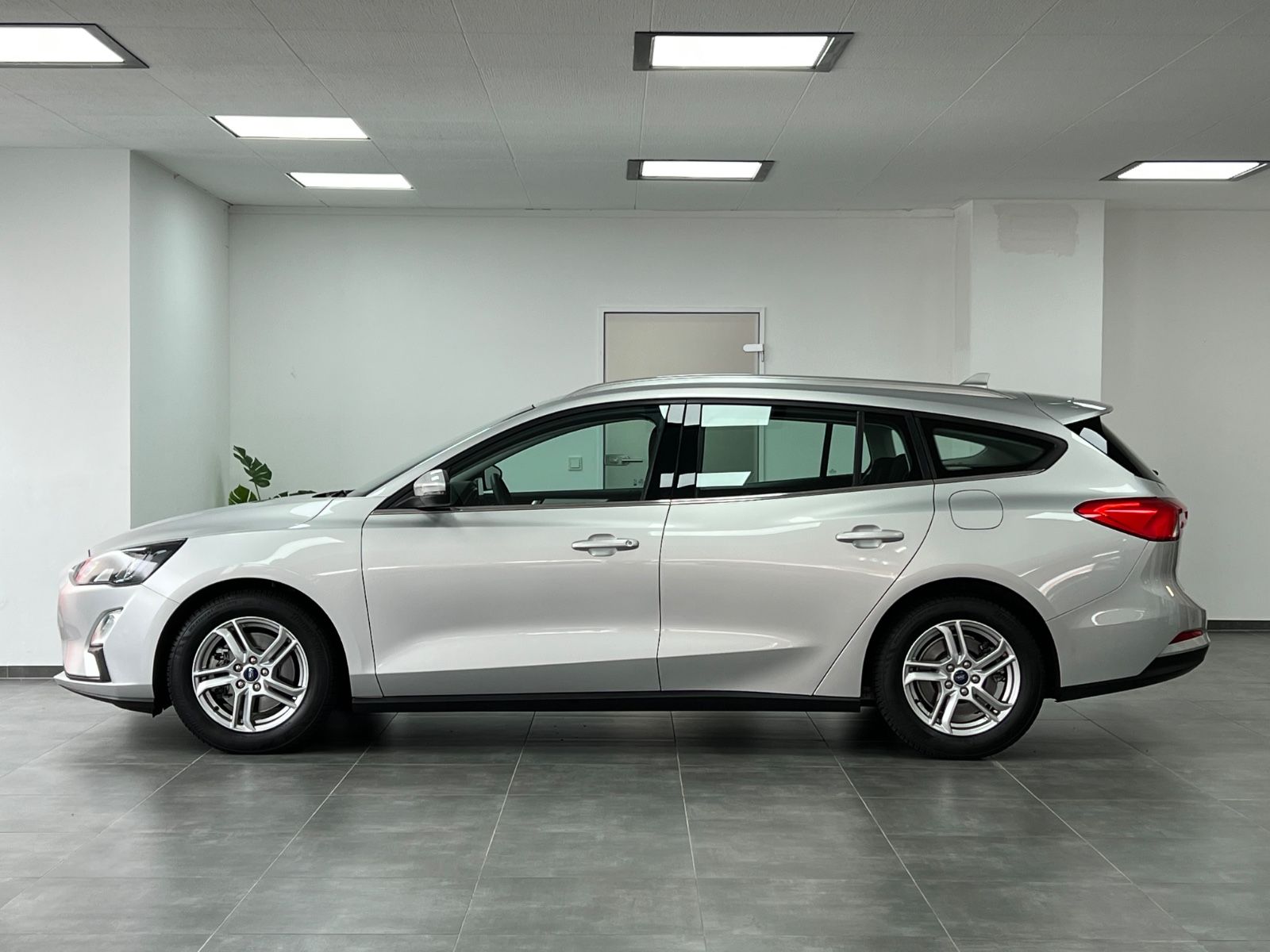Ford Focus Turnier Cool & Connect - Samsaru's Car Outlet