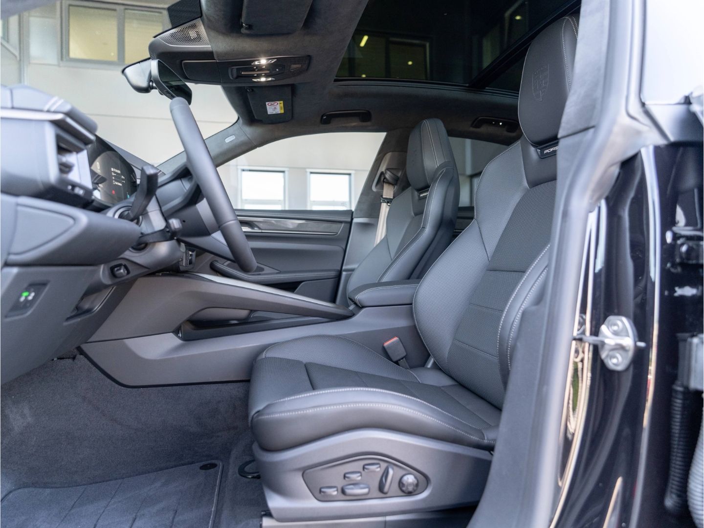 Porsche Macan Turbo Hinterachsl. Head-Up Matrix InnoDriv