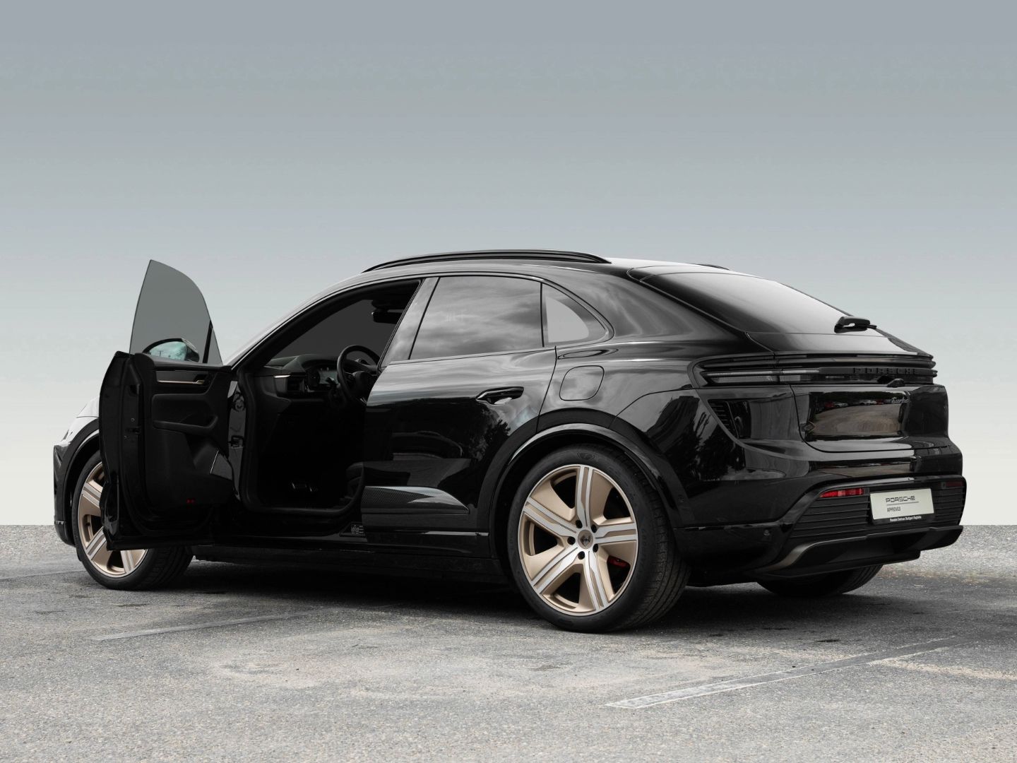 Porsche Macan Turbo Burmester AHK AR HUD Surround View
