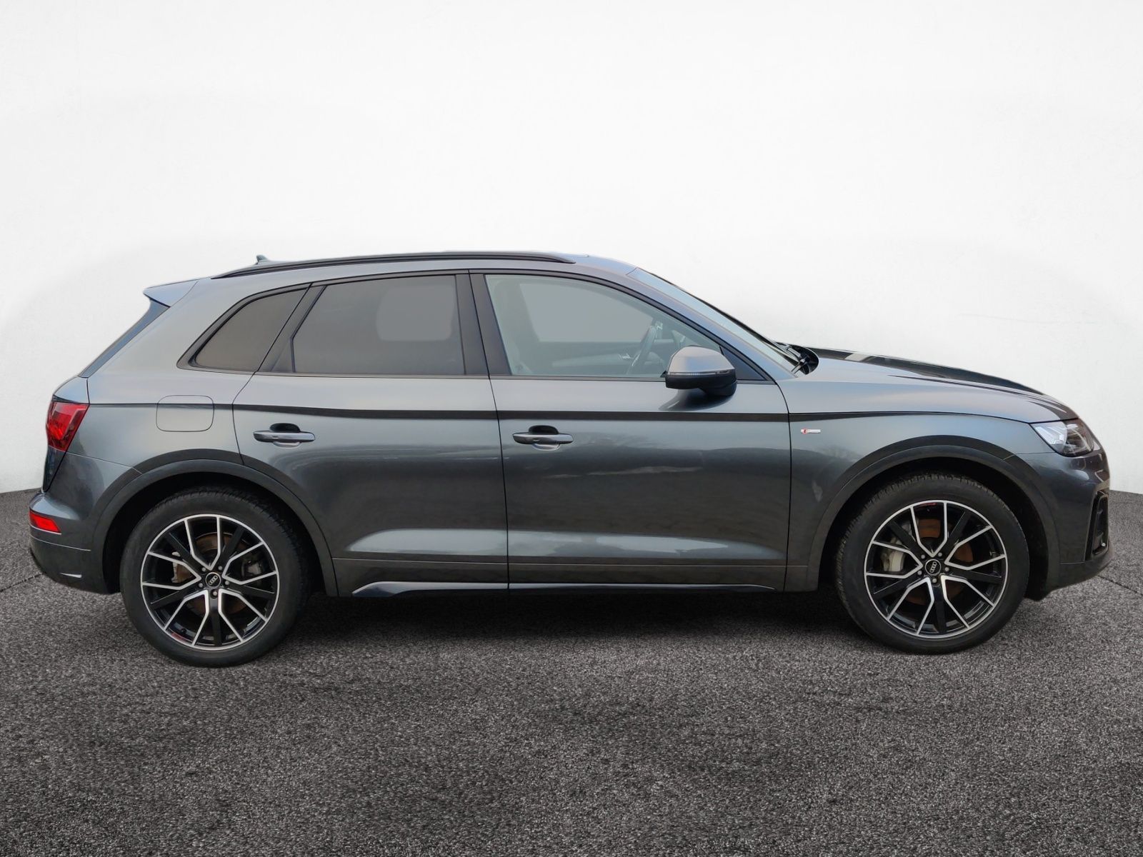 Audi Q5 55 TFSIe S line quattro S tronic Matrix AHK