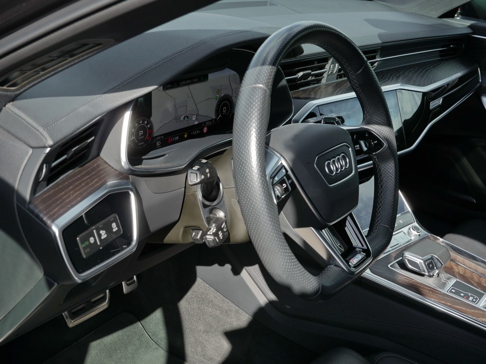Audi RS 6 Avant qu. Keramik*Sport-Aga*305km/h*Pano