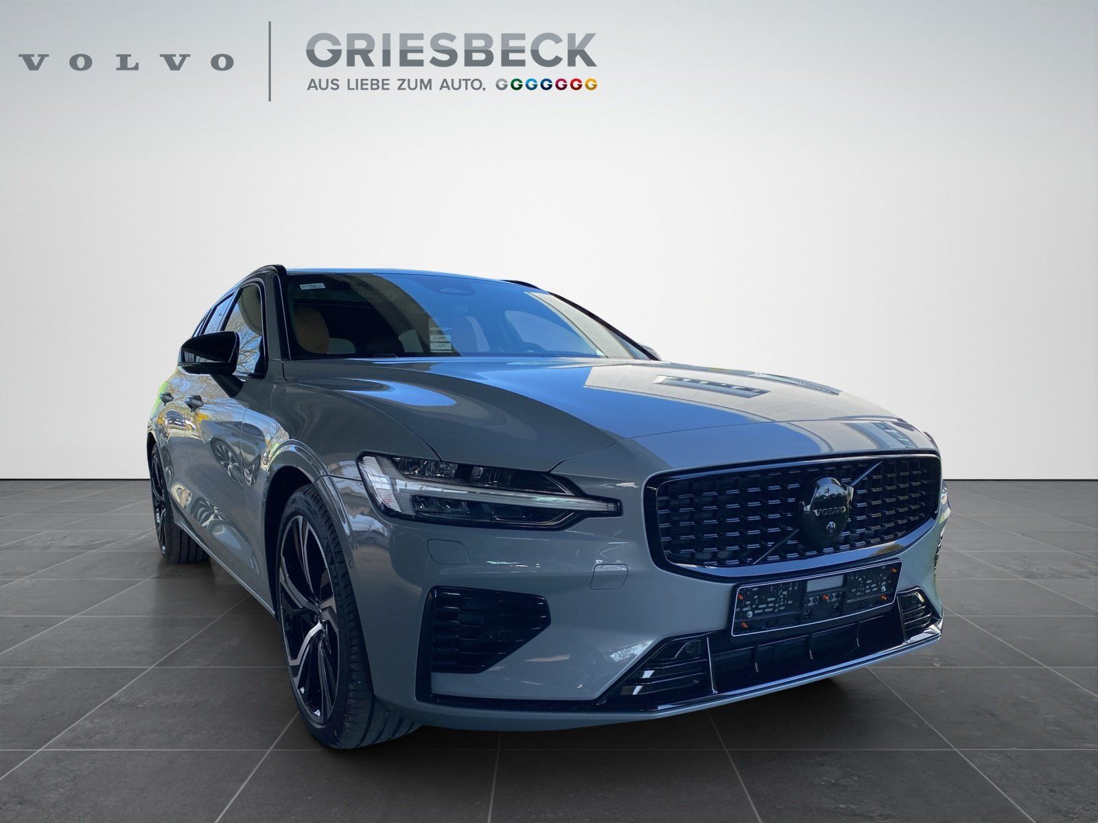 Volvo V60 T8 Ultra Dark AHK*360*HEADUP*