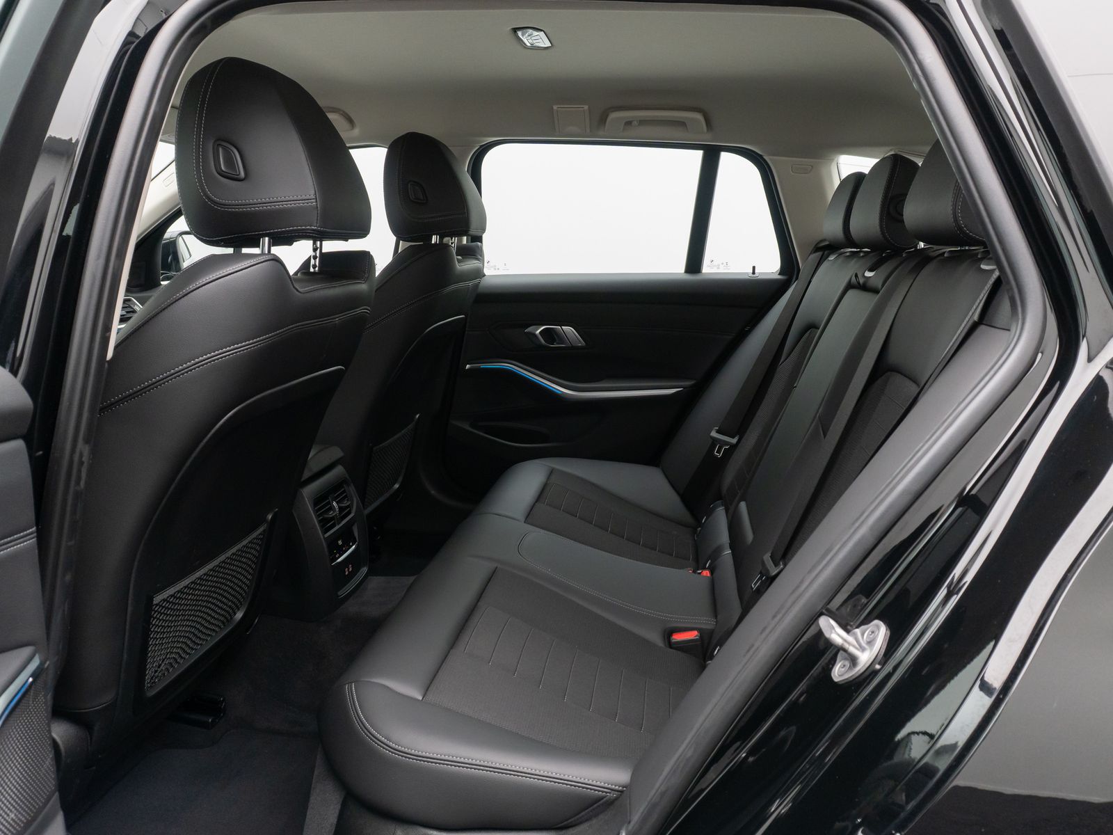 BMW 330e Sport Line - Samsaru's Car Outlet