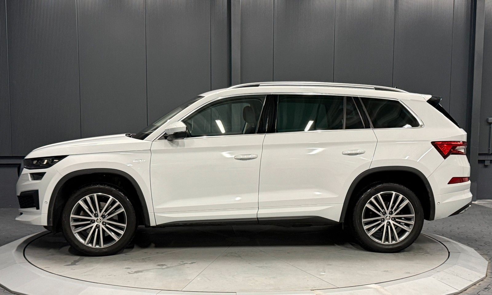 Skoda Kodiaq L&K 4x4 *LEDER*MASSAGE*360*AHK*Standhzg*