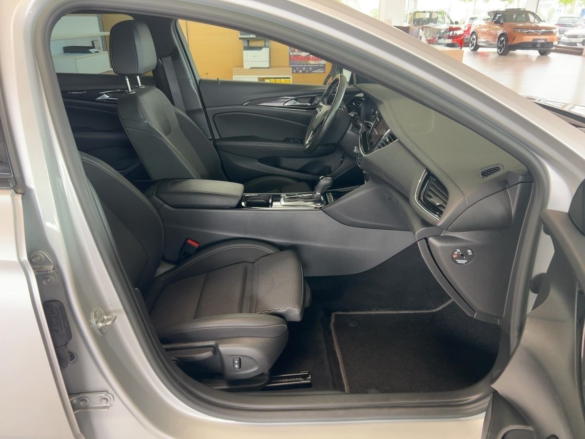 Opel Insignia 2.0 CDTI Elegance - Samsaru's Car Outlet