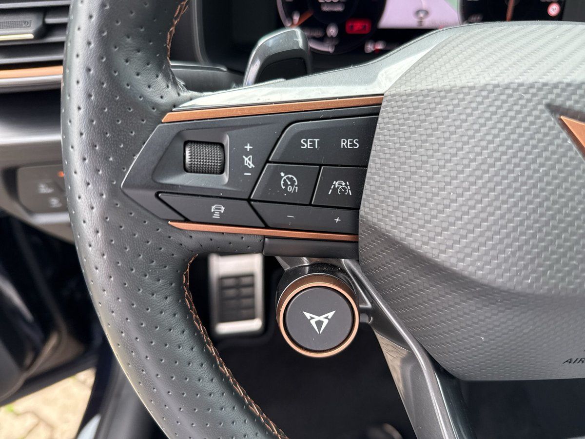 Cupra Formentor VZ 2.0 TSI 4DRIVE NAVI+PANO+AHZV+LED