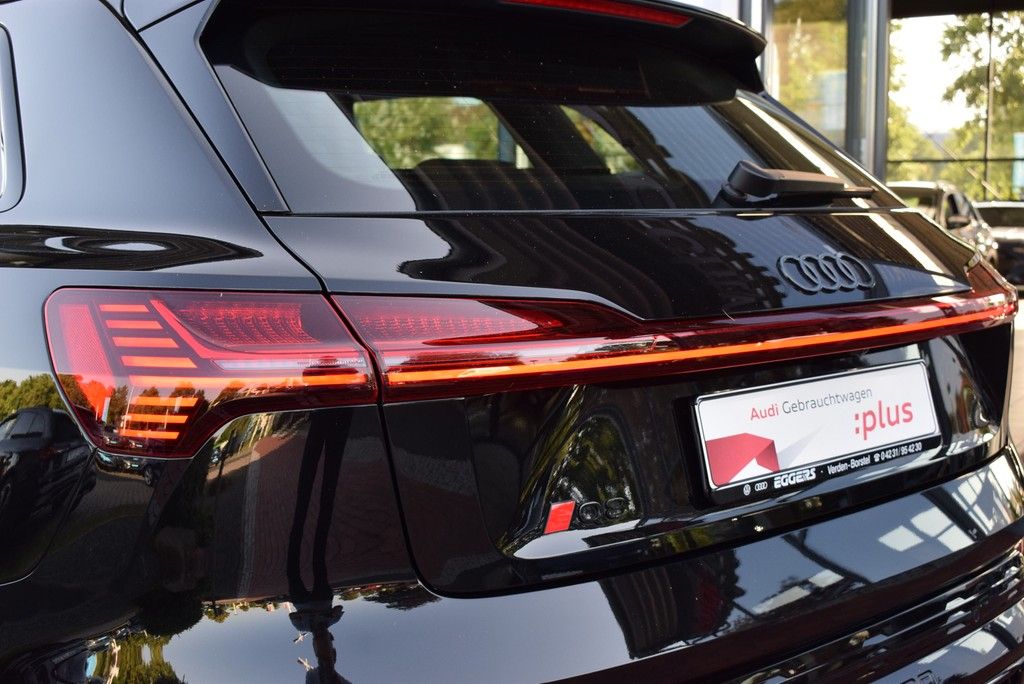 Audi Q8 50 e-tron quattro S-line - Samsaru's Car Outlet