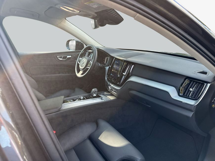 Volvo XC60 B5 B AWD Plus Dark