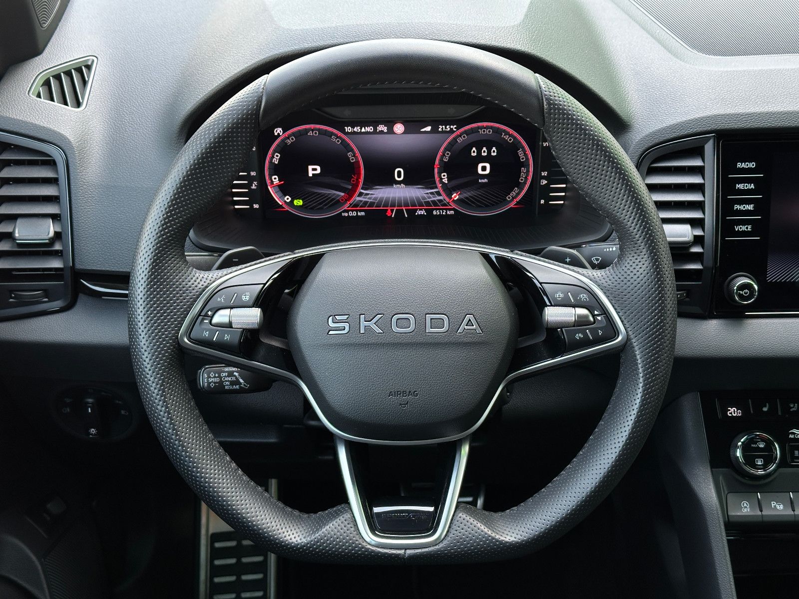 Skoda 190PS 4x4 DSG Sportline PADACH STHZ LM19"AHK