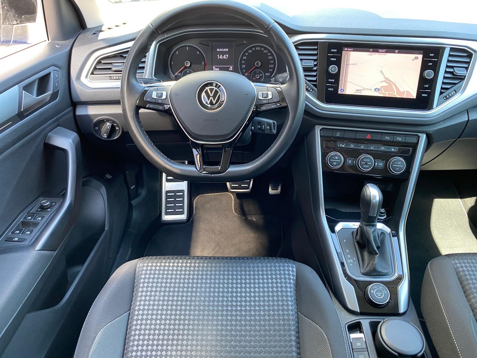 Volkswagen T-Roc 2.0 TDI DSG 4MOTION ACTIVE - Samsaru's Car Outlet