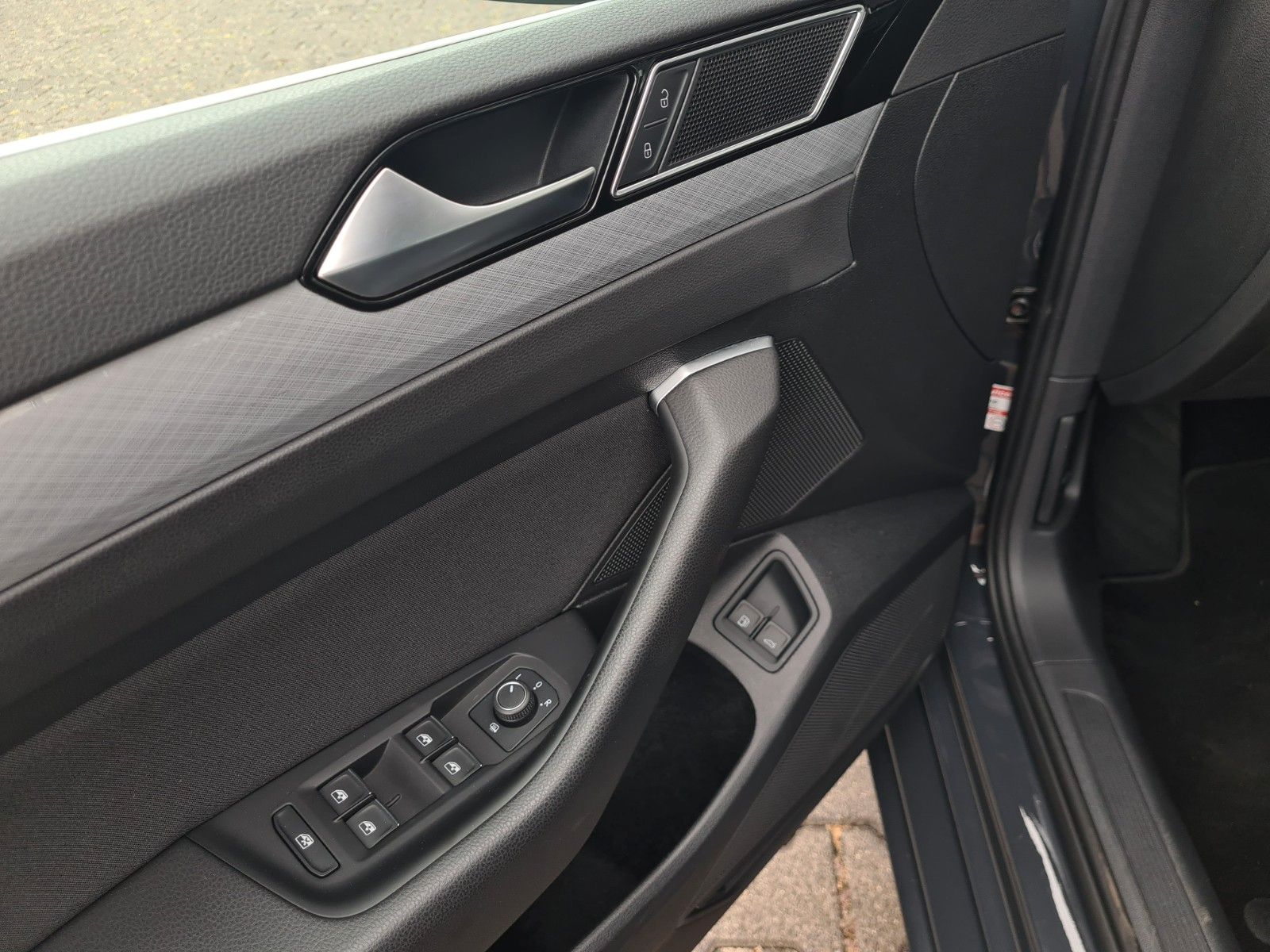 Volkswagen Passat Variant GTE - Samsaru's Car Outlet