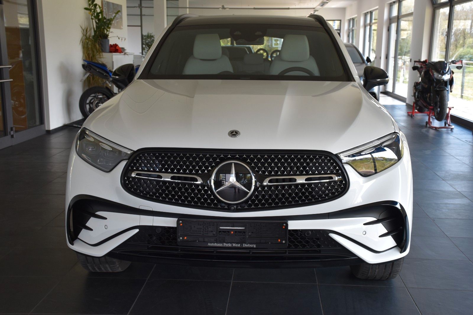 Mercedes-Benz GLC 300 de 4M AMG LINE - Samsaru's Car Outlet
