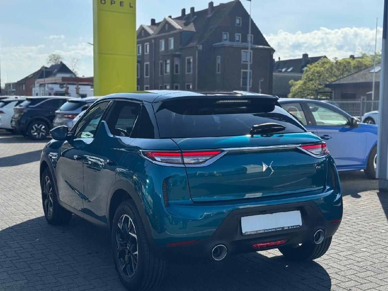 DS Automobiles DS 3 Crossback So Chic - Samsaru's Car Outlet