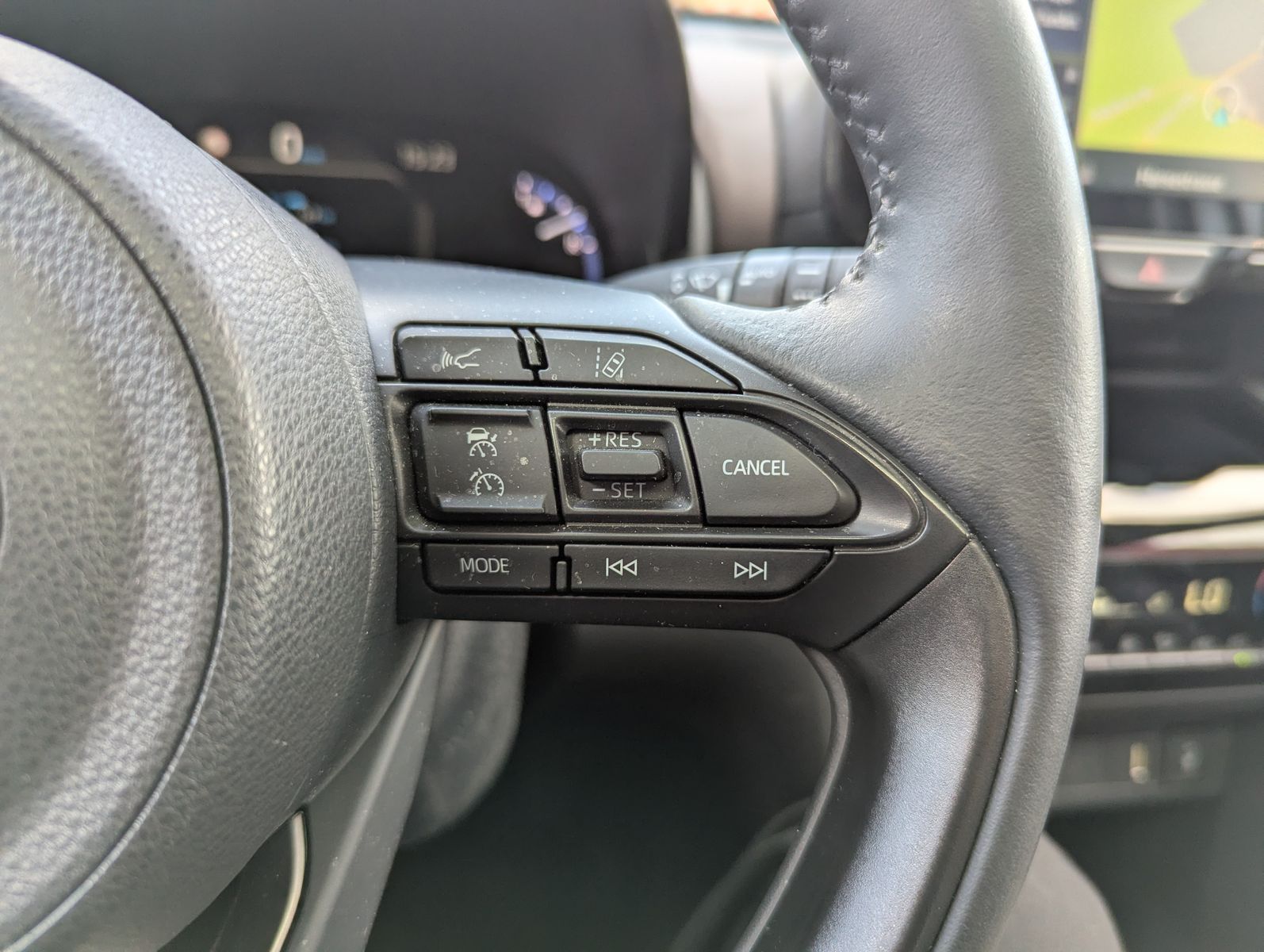Toyota Yaris Cross 1,5 Hyb. Elegance *PANO 360° HUD*
