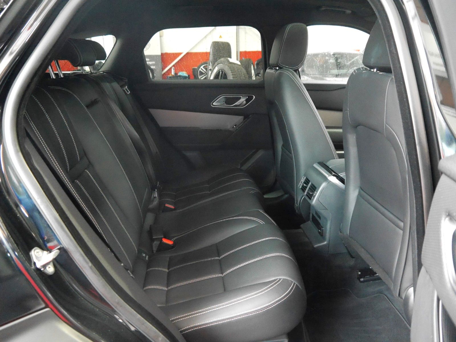 Range Rover Velar P400e S - Samsaru's Car Outlet
