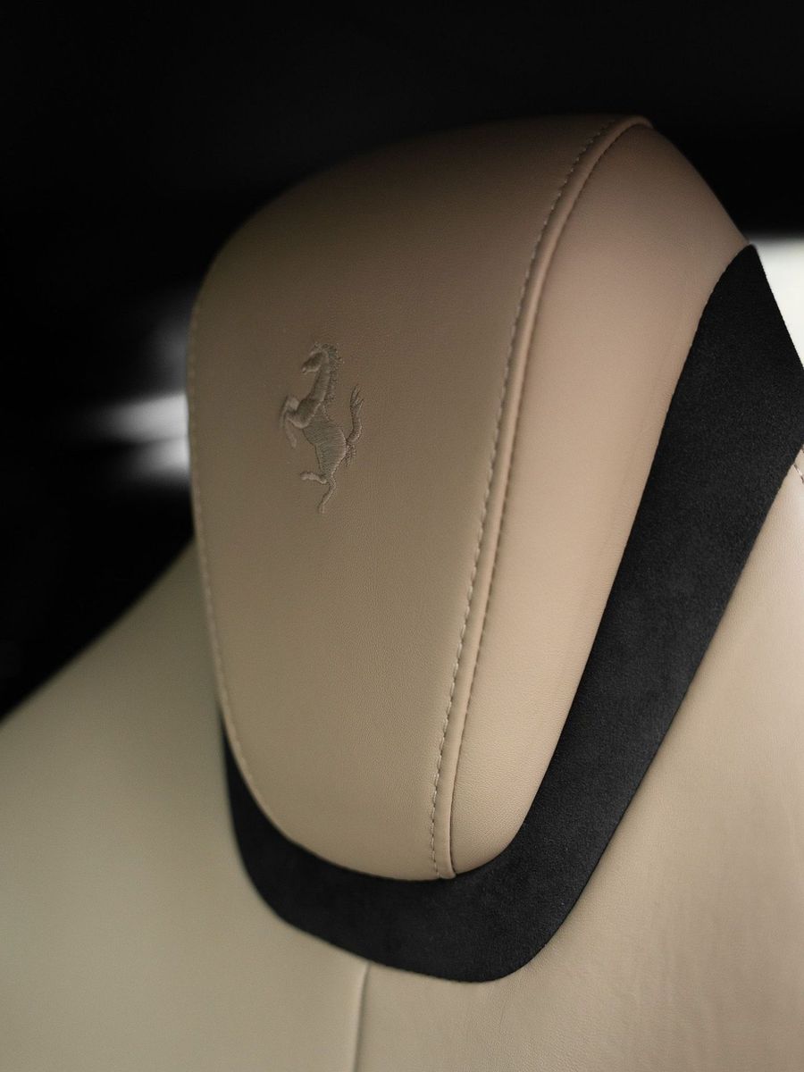 Ferrari Roma Matrix LED 20 Zoll JBL Approved