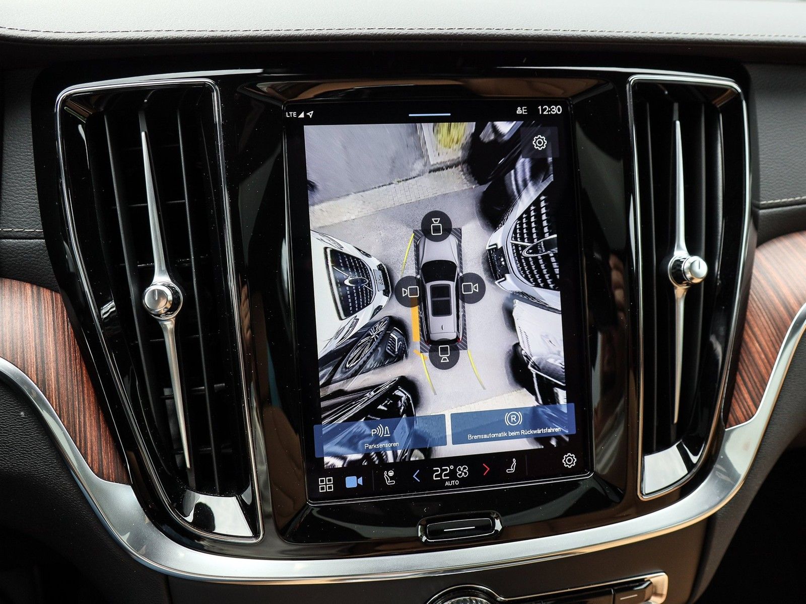 Volvo V60 T6 Recharge AWD Ultra Dark NP:80.480,-/MASSA