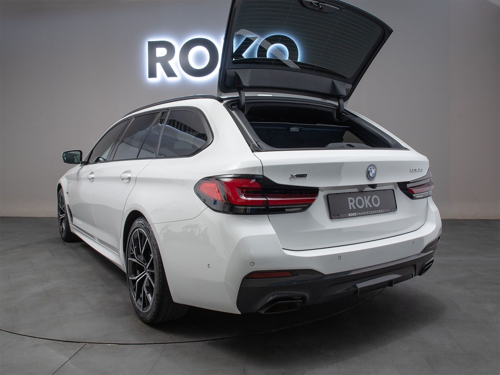 BMW 530e xD M-Sport 360°LenkHz.HuD Sitzlüft.PANO