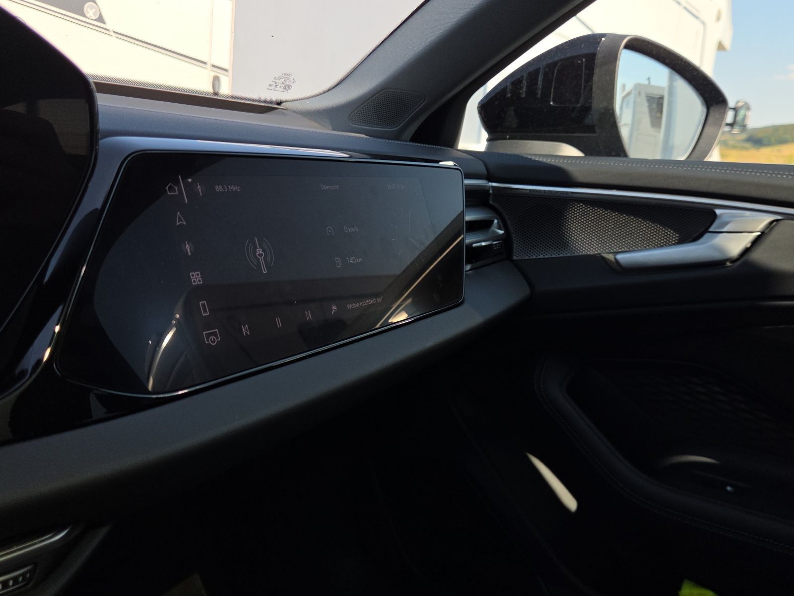 Audi A6 Avant TDI quattro S-LINE*MATRIX*HUD*AHK*PANO*