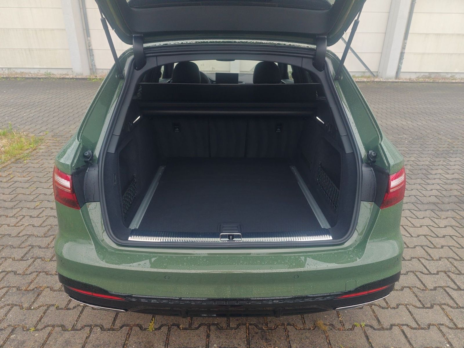 Audi A4 Avant 35 TDI S line - Samsaru's Car Outlet