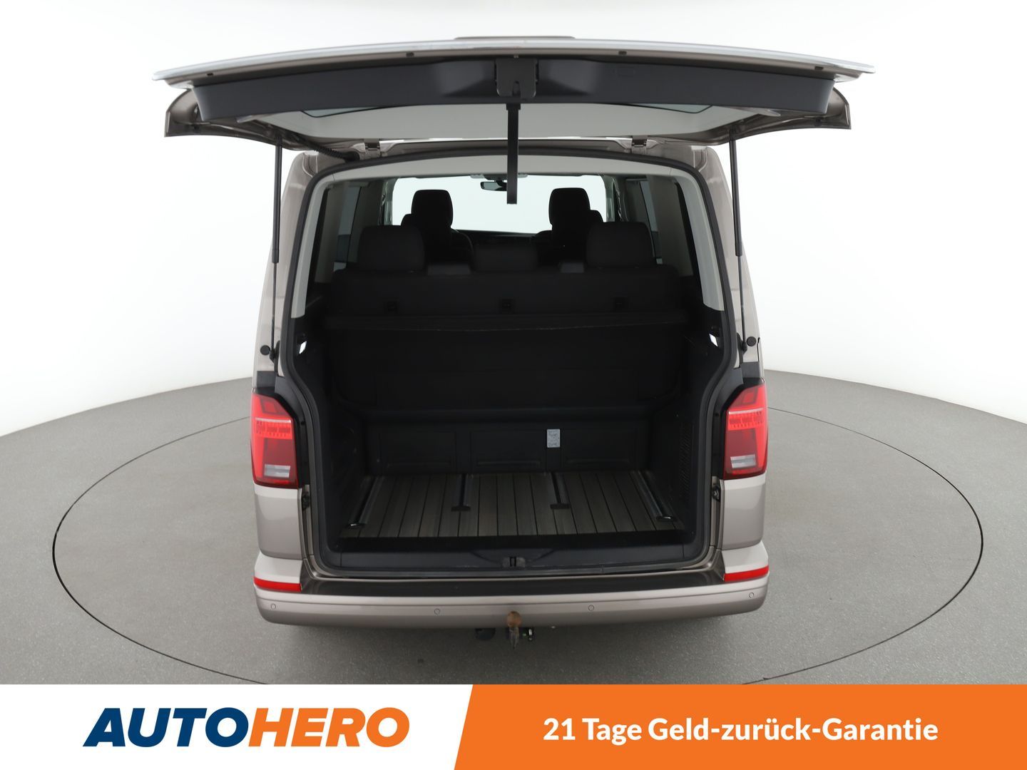 Volkswagen T6 Multivan 2.0 TDI Comfortline - Samsaru's Car Outlet