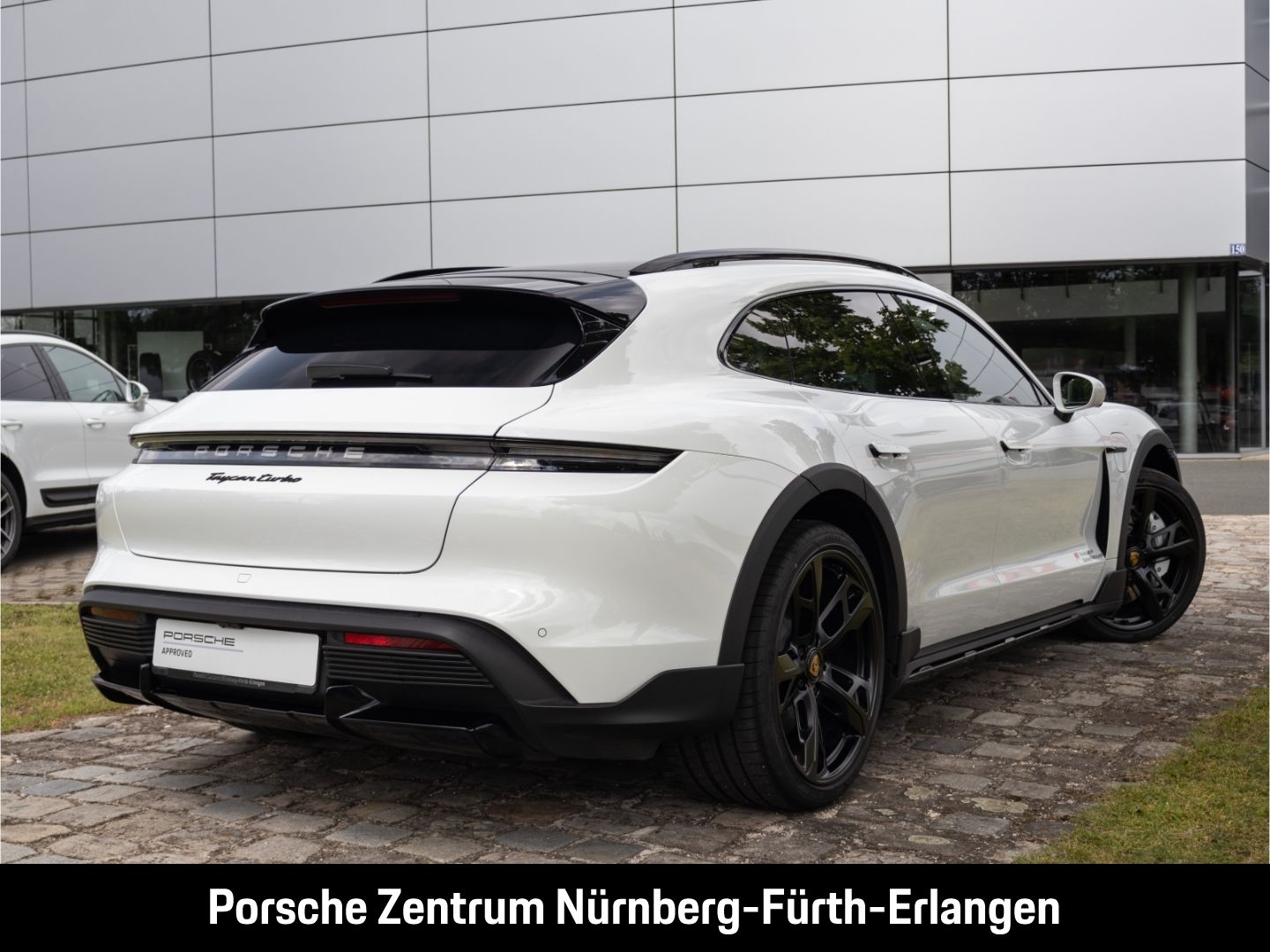 Porsche Taycan Turbo Cross Turismo Burmester HUD InnoDri