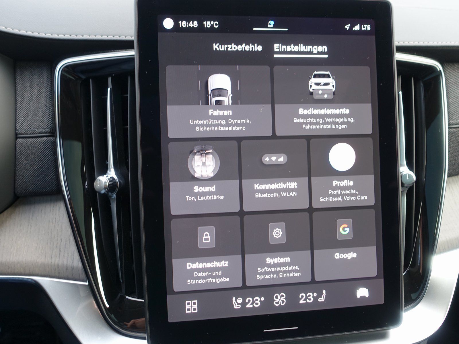 Volvo XC90 Ultra Dark T8 AWD PANO/B&W/FOUR-C/360°KAM