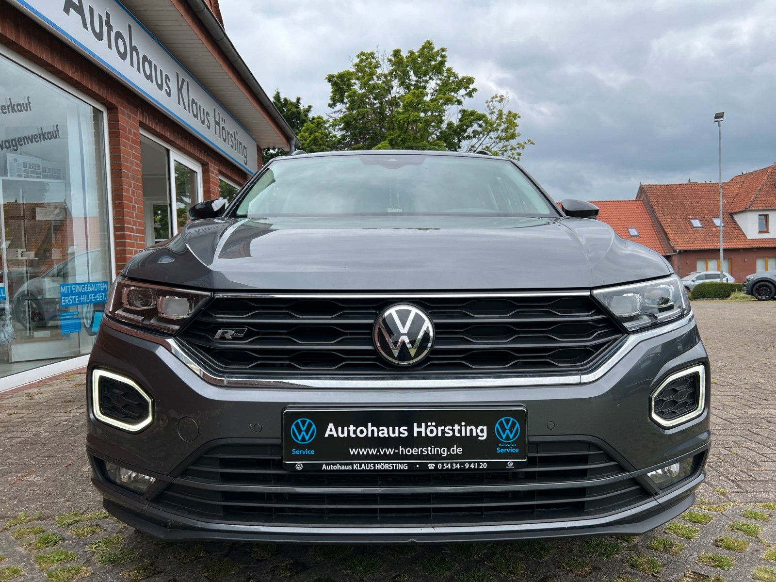 Volkswagen T-Roc Style 1.5TSi DSG R-Line - Samsaru's Car Outlet