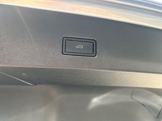 Volkswagen T-Roc 1.5 TSI Style - Samsaru's Car Outlet