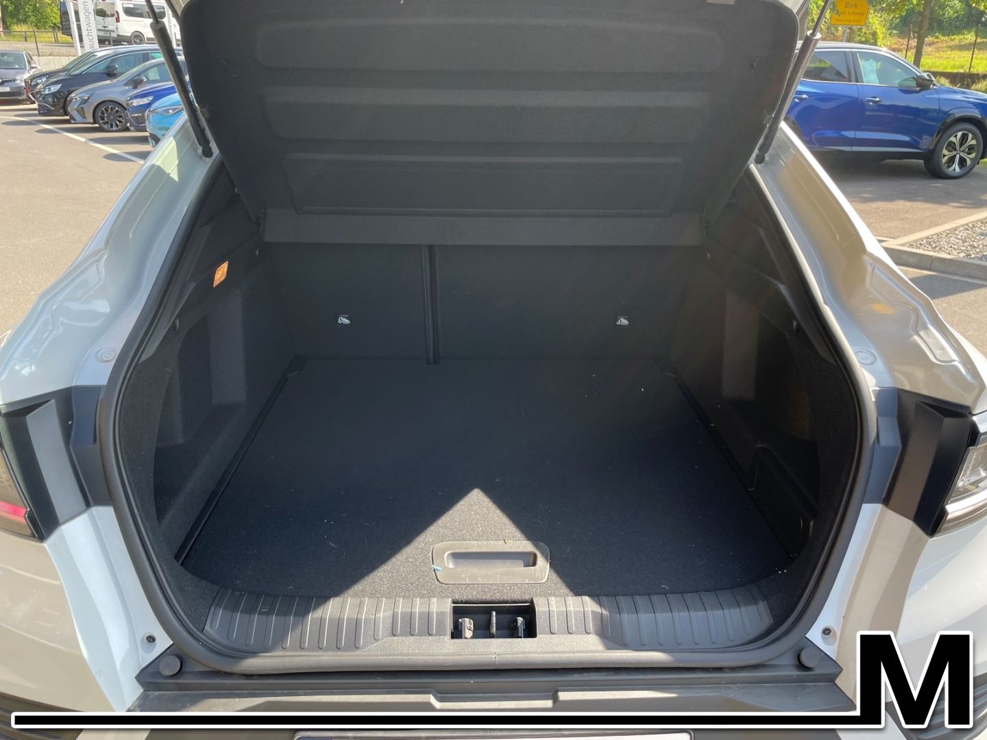 Renault Arkana Techno E-TECH Hybrid 145 - Samsaru's Car Outlet
