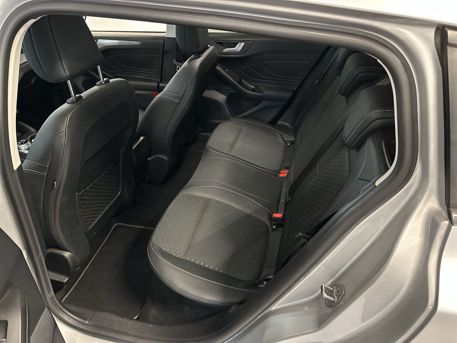 Ford Focus Turnier Titanium - Samsaru's Car Outlet