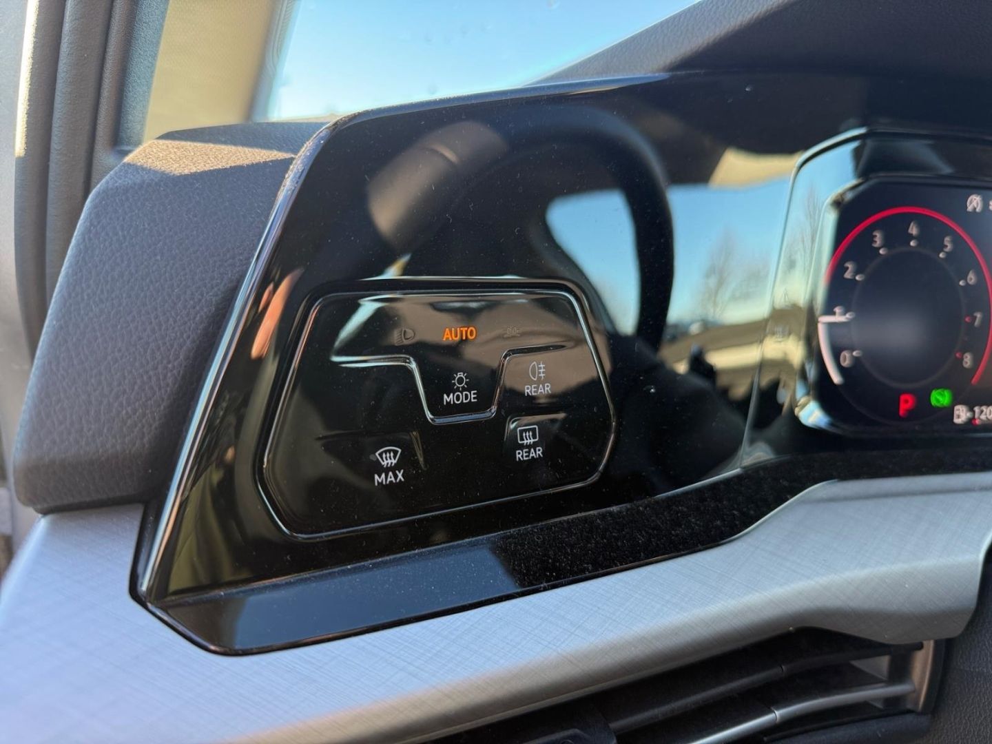 Volkswagen Golf Variant 8 VIII Life 1.0 eTSI - Samsaru's Car Outlet